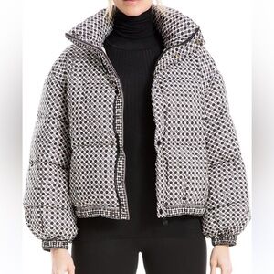 Cropped puffer coat